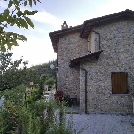 Prázdninový dům Gemuetliches In Mit Garten, Terrasse Und Grill Camaiore