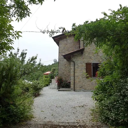 Prázdninový dům Gemuetliches In Mit Garten, Terrasse Und Grill Camaiore