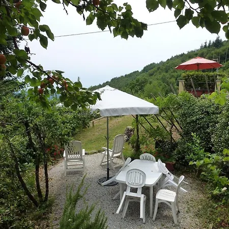 Prázdninový dům Gemuetliches In Mit Garten, Terrasse Und Grill