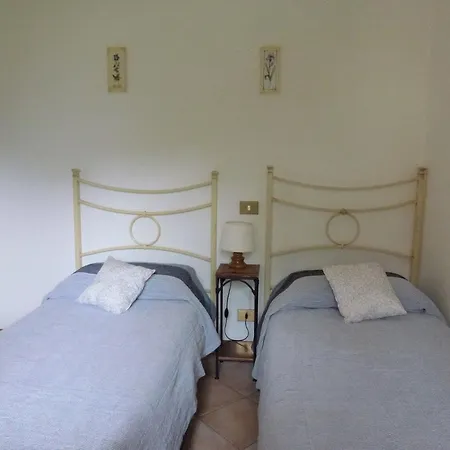Prázdninový dům Gemuetliches In Mit Garten, Terrasse Und Grill *